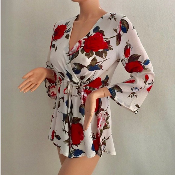 🆕Printed Floral Long Sleeve  Short V-Neck Romper - Picture 5 of 6